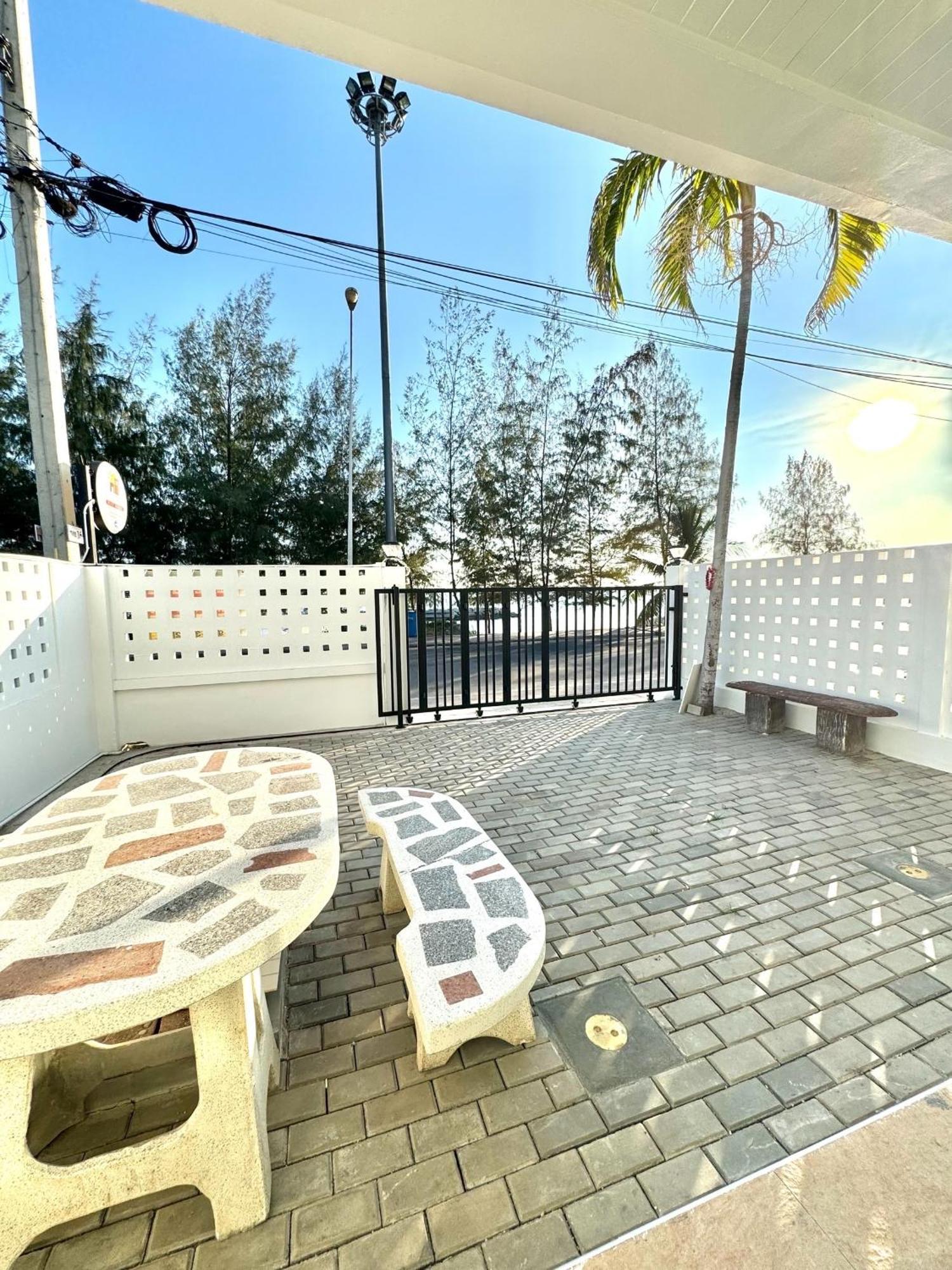 Privaterayong Hotel Exterior photo